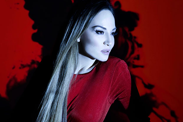 “Уживам са Нином и Иваном, кувам, читам, гледам добре филмове”: Јелена Томашевић апелује на грађане да остану код куће и посвете се својим најближима 