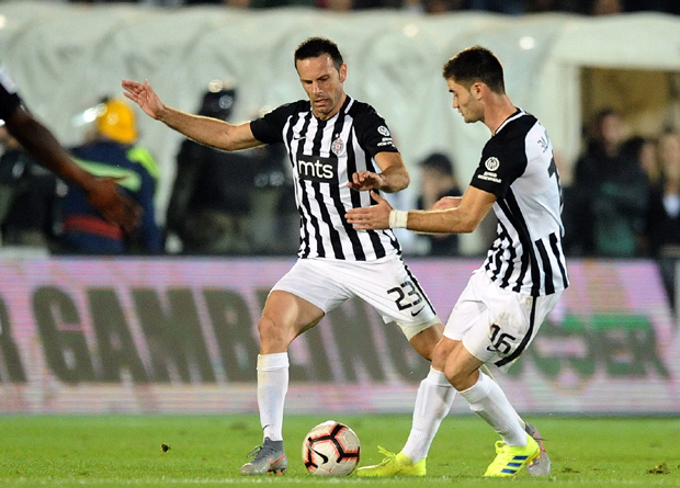 Партизанов апел: Будимо одговорни, останимо у својим кућама (ФОТО)