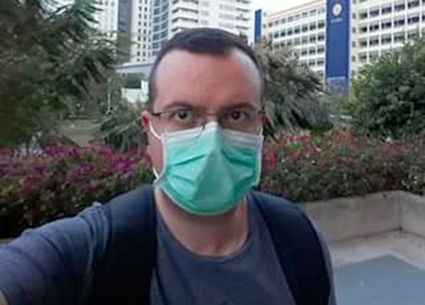 СТОТИНУ суграђана, међу којима има и МАЛЕ ДЕЦЕ И ХРОНИЧНИХ БОЛЕСНИКА, заробљенo je на ТАЈЛАНДУ и нема начин да дође до Србије: Апел младог научника из Бангкока


