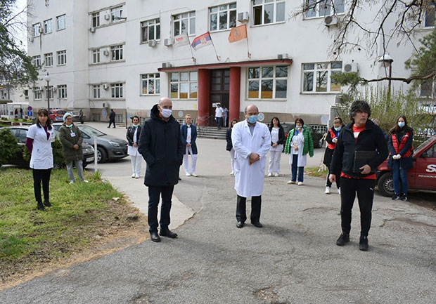 Хумани гест Жиће Марадоне: Донација лекарима и волонтерима 