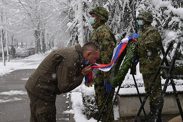 Одавањем поште жртвама званичници подсетили на 78 дана НАТО агресије: Нећемо престати да памтимо (ФОТО)