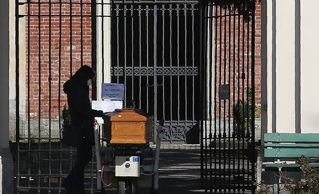 Млади преносе, старији умиру: Досадашња искуства Италије у борби против смртоносног вируса