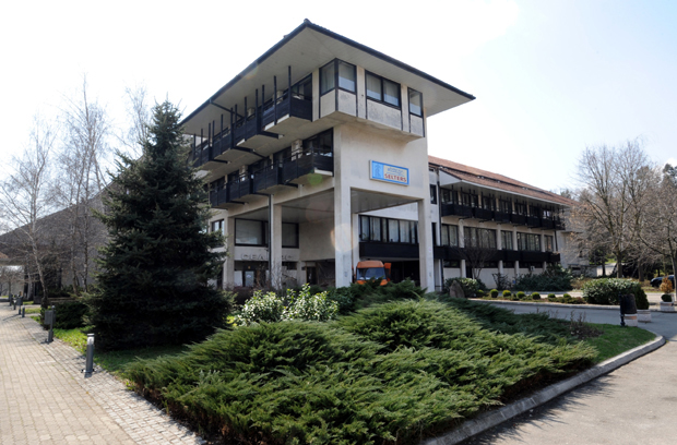 Физиотерапеути сами шију маске: Нашли начин да обезбеде заштиту у болници