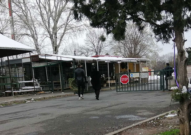 Сахрањена трагично настрадала породица Стојановић: Ана тешко поднела опроштај од најмилијих, пријатељи јој помажу да преброди дан