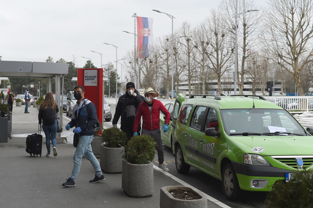 Наши држављани у конвојима стижу у Србију
