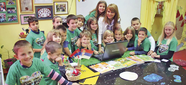 На Фејсбуку размењују искуства о онлајн настави