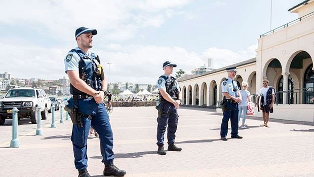 Наши људи у свету са зебњом гледају у Србију: Највише се плашимо за наше ближње, Осећам се као да глумим у Салаш у малом риту, Били су неозбиљни