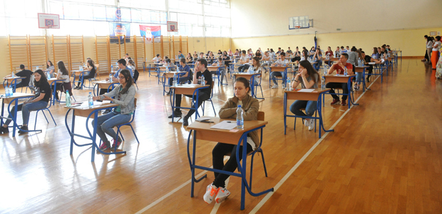 Мале матуре ће бити, макар и преко интернета: Министарство разрађује моделе завршног испита за осмаке