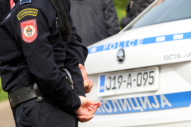 Потера у Бањалуци: Мајка и син заражени корона вирусом побегли из Клинике за инфективне болести!