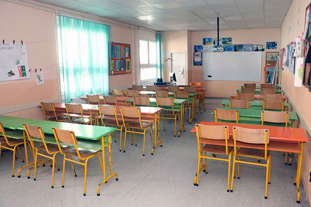 Нe УКИДАЈТЕ распуст: Реакција чачанског Синдиката образовања на одлуку министра просвете