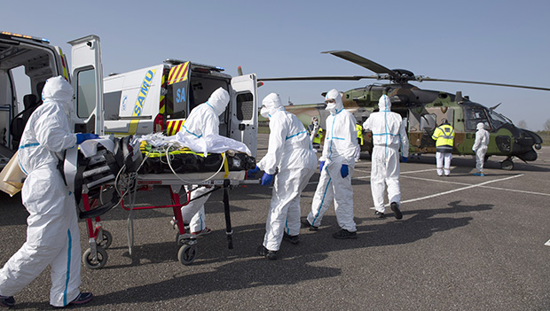 И Французи извозе заражене од короне у Немачку, Швајцарску и Луксембург: 4.273 оболелих на реанимацији, рекордних 4.611 новозаражених