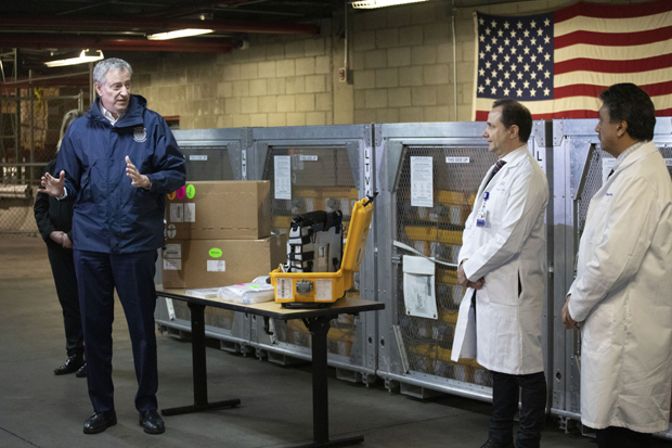 Предвиђања за планету све гора: ЕУ би могла да се РАСПАДНЕ због вируса корона, у Њујорку умире болесник на 10 МИНУТА 