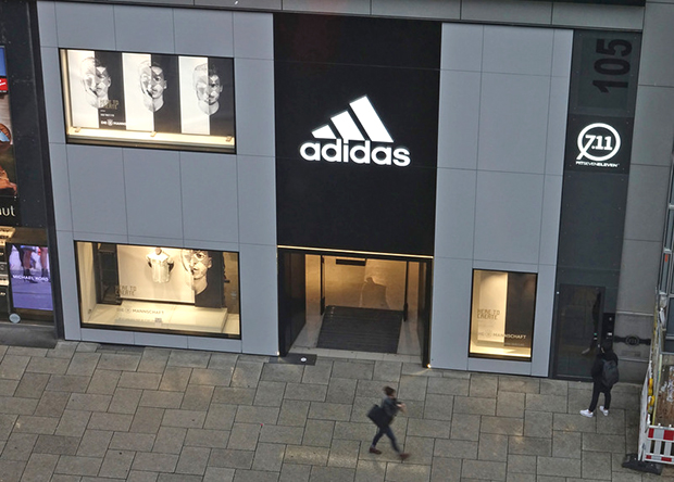 Адидас и други одлучили да не плаћају кирију за продавнице