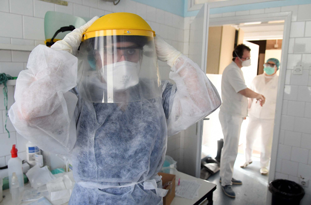 Док се НУЛТИ ПАЦИЈЕНТ ОПОРАВЉА, нажалост имамо пораст броја новооболелих широм Србије: Игор савесно спасао Тополу
