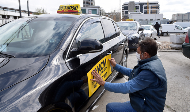 Таксијем до породилишта: Зоран Ђорђић помогао жени да стигне на време до болнице