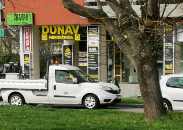 Почела дезинфекција међублоковских површина у Београду (FOTO)