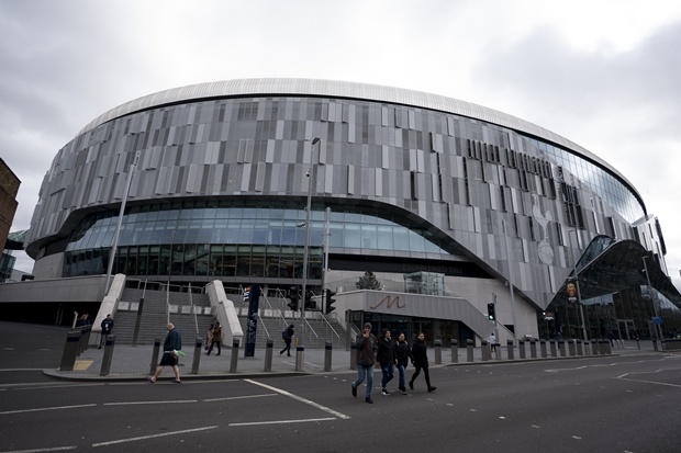 Тотенхем смањио плате, али не фудбалерима