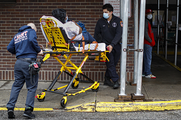 Чак и уз драстичне мере у Америци би могло да умре више од 80 хиљада људи: Ово је НАЈЦРЊИ СЦЕНАРИО који прогнозирају стручњаци