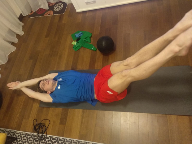 Стјепановић покушава да остане позитиван током ванредног стања: Пливам код куће, на сувом!