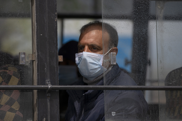 Уколико једну маску користите више пута, морате знати како да је ОПЕРЕТЕ да би вас она и даље ШТИТИЛА