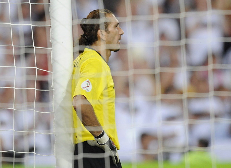 Супруга Рушту Реџбера открила кроз какав пакао пролази чувени голман: Због вируса корона постао је сив,  није могао да дише, једе и говори