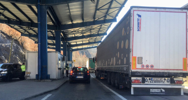 Провидан маневар Приштине са таксама: Куртијева замка усред битке против короне