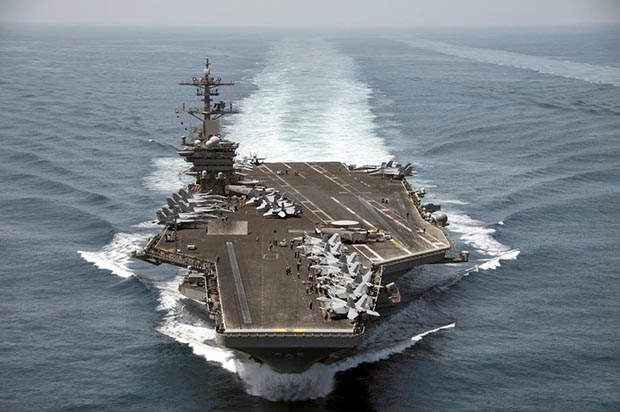 Морнари преживљавају драму: На носачу авиона заражено 700 људи, моле за помоћ