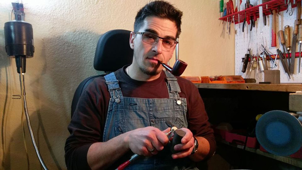 Храстове фосиле Дарко претвара у луле: Необичан хоби вредног Чачанина