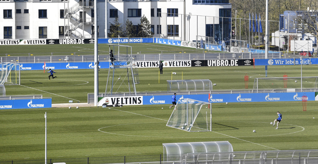 Фудбалери Шалкеа се вратили на терен: Тренинзи у посебним условима