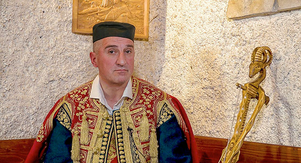 Српски песник Славко Перошевић: Избрисан сам са фејсбука због Мираша