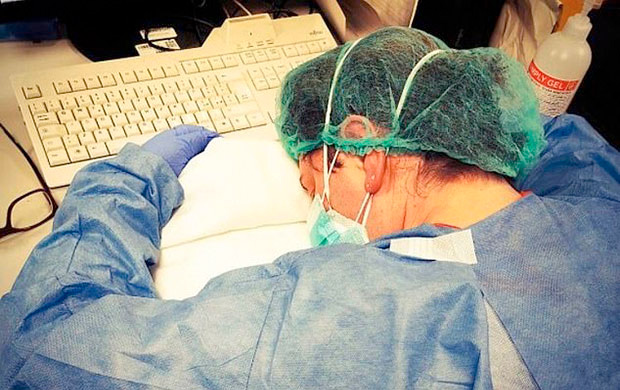 Сви се сећамо медицинске сестре из Италије која је постала СИМБОЛ борбе против короне: Елена је добила СВОЈУ БИТКУ (ФОТО)