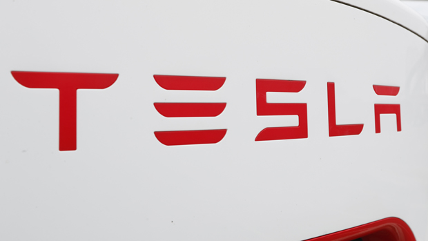 Тесла отпушта раднике с уговорима на одређено време