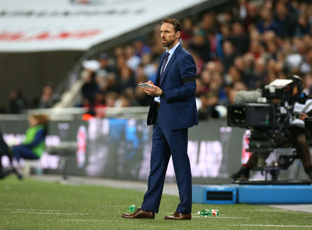 Нису само Саутгејту смањена примања: Сви запослени у ФС Енглеске који зарађују 50.000 фунти годишње имају мању зараду