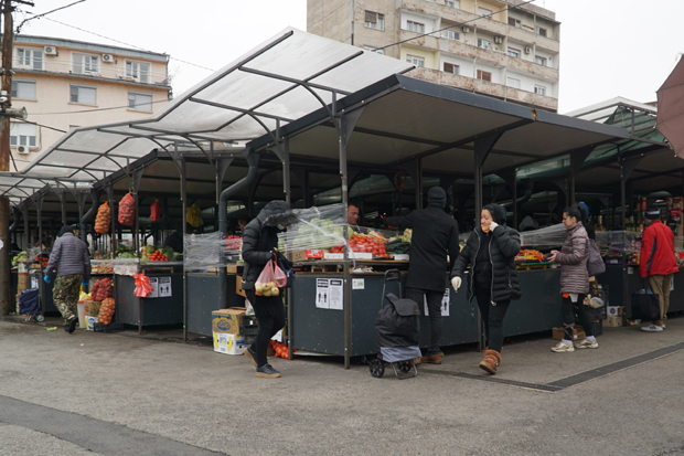 Произвођачи због вируса корона спремни за доставу воћа и поврћа грађанима: Пијачну тезгу замењује сајт