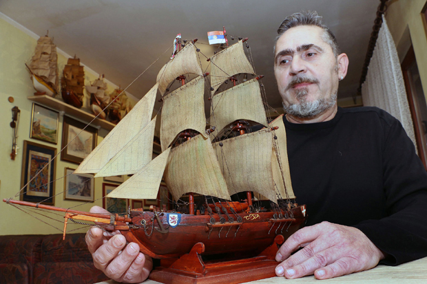 Инжењер ваздухопловства из Смедерева један је од најбољих бродомоделара: Лађе авијатичара опловиле ceo свет