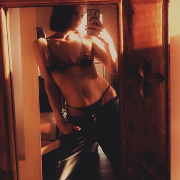 Разведена фолкерка у провокативном издању: Славици Ћуктераш вруће код куће