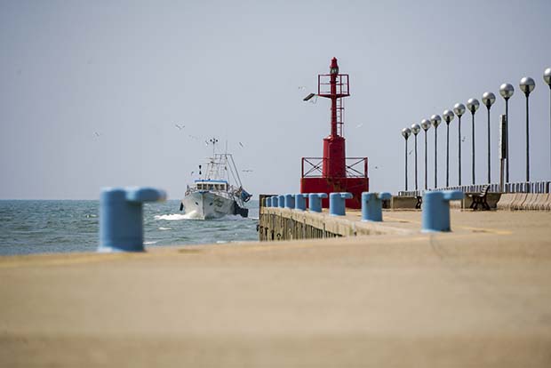 Корона блокирала мигранте: Италија затворила луке за бродове невладиних организација