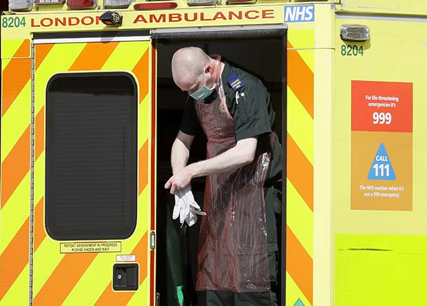 Све већи број жртава вируса корона у Великој Британији: Број преминулих порастао на скоро ШЕСТ И ПО ХИЉАДА