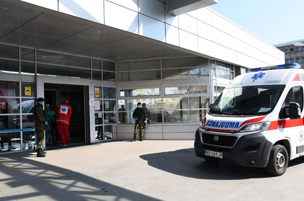 Међу 300 оболелих у Војводини је и двоје малишана: Децу заразили родитељи