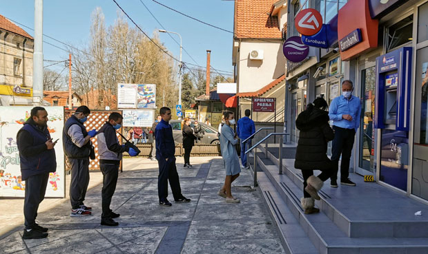 На рачуне најстаријих суграђана „лежу” уплате мартовских примања: Стижу пензије јаче за 4.000 динара