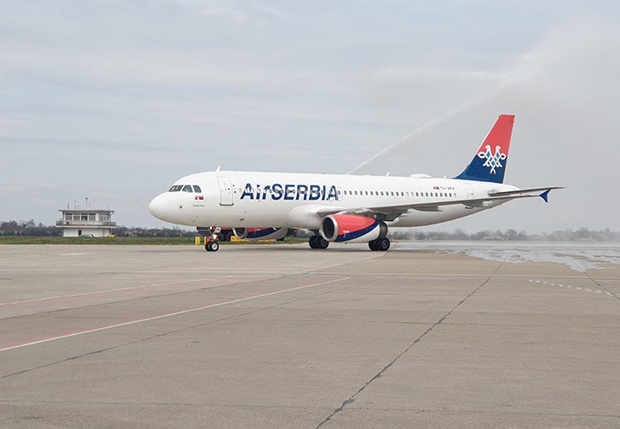 Авион Ер Србије слетео у Београд: Вратили се српски студенти и средњошколци из Вашингтона