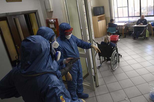 Италија на рубу очаја: Поново порастао број преминулих од короне