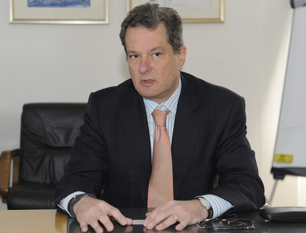 Боље да трошимо на лечење људи него на ратове: Данијел Фас, бивши саветник Обаме, за Новости о пандемији вируса