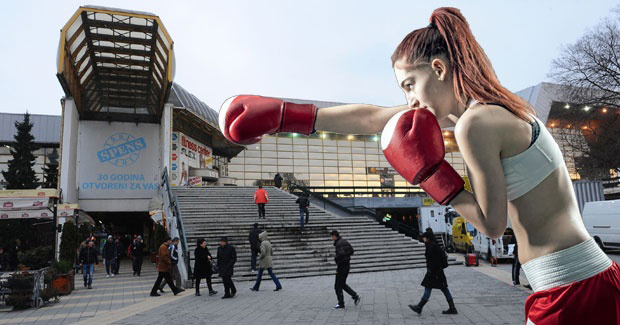 Мобилним телефоном ФОТОГРАФИСАО девојчицу док се туширала: Домару из Спенса кућни затвор