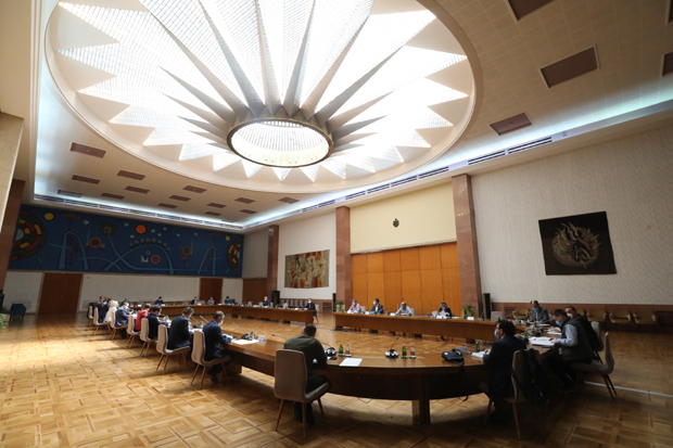 Ко је отпустио десет одсто радника не добија помоћ: Влада усвојила уредбе о економским мерама