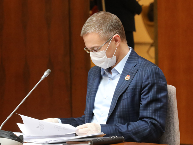 “Kонтрола самоизолације је огроман посао, дневно морамо да позовемо 100.000 ЉУДИ”: Небојша Стефановић о изазовима ванредних мера