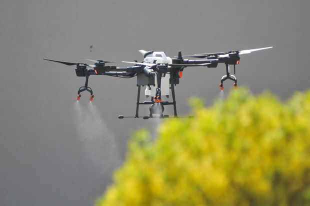 И ДРОНОВИМА против вируса: Дезинфекцију јавних површина Краљевчани обављају и из ваздуха