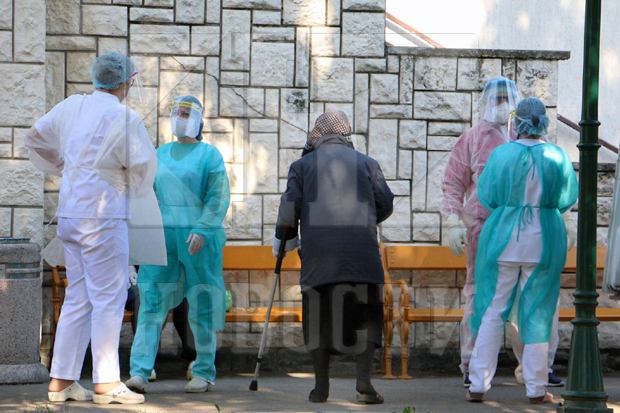 Корона однела два живота у дому за старе у Смедереву (ФОТО)