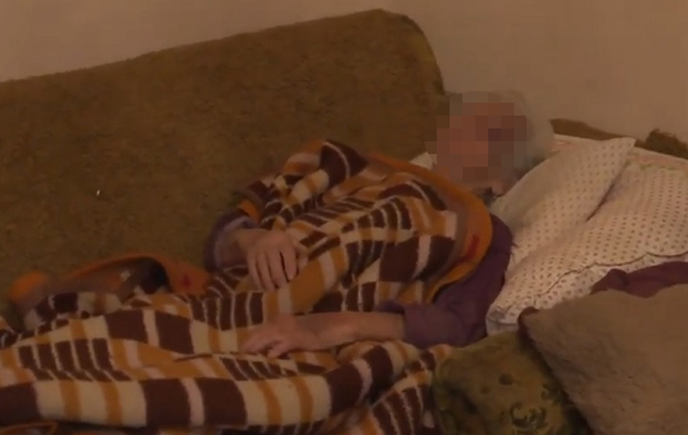 Била сам сва крвава, ударао ме је по глави. Када му је испала сатара почео је да ме уједа: Језива исповест судије (82) нападнуте због пензије