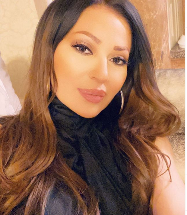 Цецино карантинско издање: Певачица позирала у дворишту без шминке, а ево у чијем друштву ужива (ФОТО)